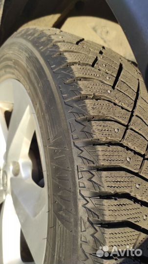 Nitto Therma Spike 225/60 R17 103T