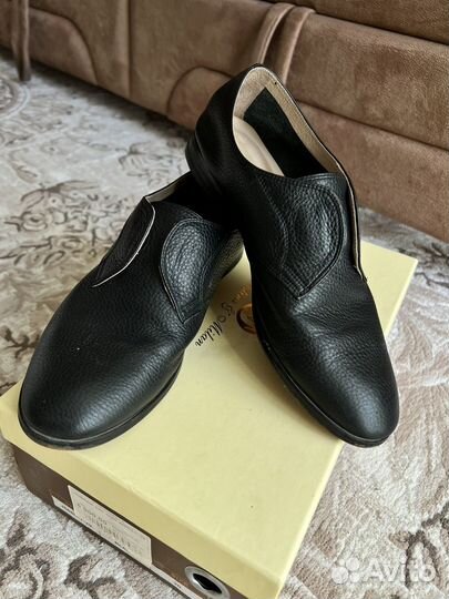 Лоферы кожаные 36