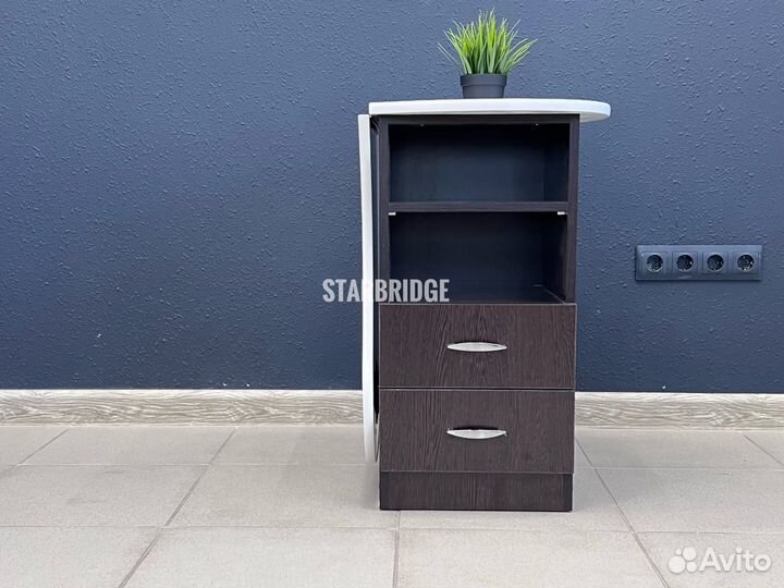 Стол для мастера маникюра