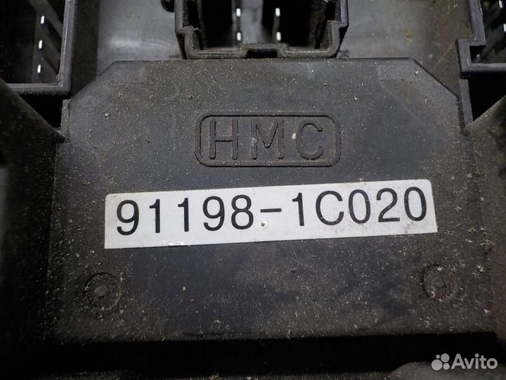 Блок предохранителей Hyundai Getz 2002-2011