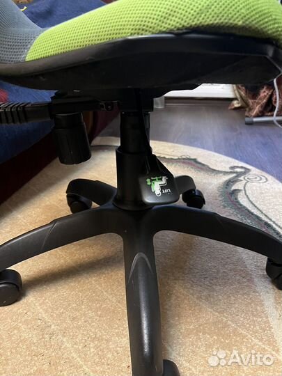 Компьютерное кресло