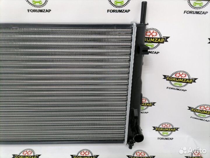 Радиатор охлаждения двигателя Ford Mondeo 1.8-2.0