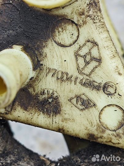 Бачок гидроусилителя Renault Clio II (1998—2002)