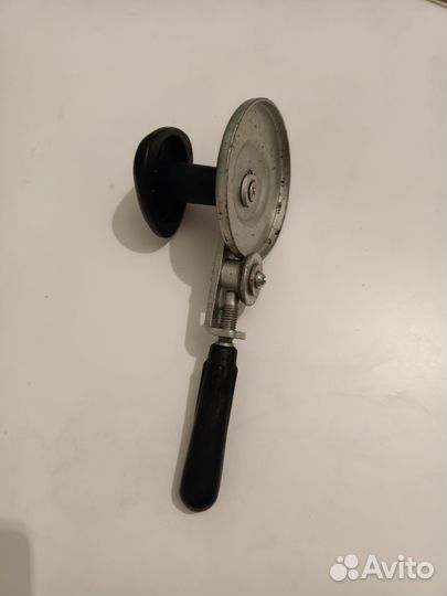 Закаточная машинка для жестяных крышек. СССР