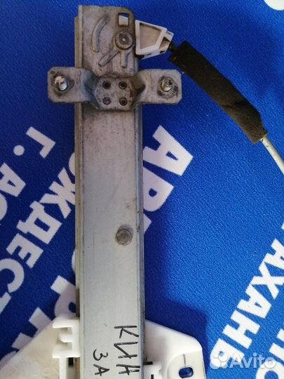 Задний правый стеклоподъемник Kia Rio 3 седан 2015