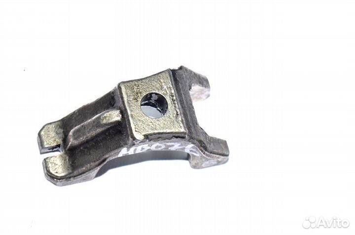 Крепление топливной форсунки mercedes-benz Actros