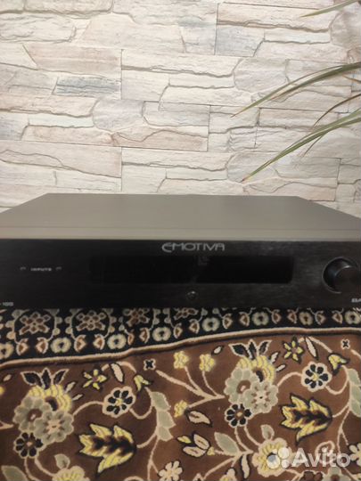 Предварительный усилитель Emotiva basx PT 100