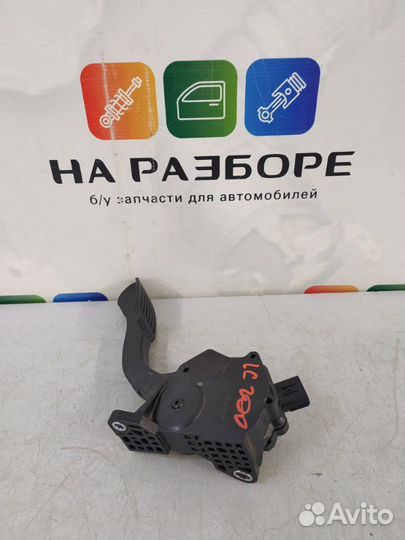 Педаль газа Toyota Land Cruiser 200 1VD-FTV 2014