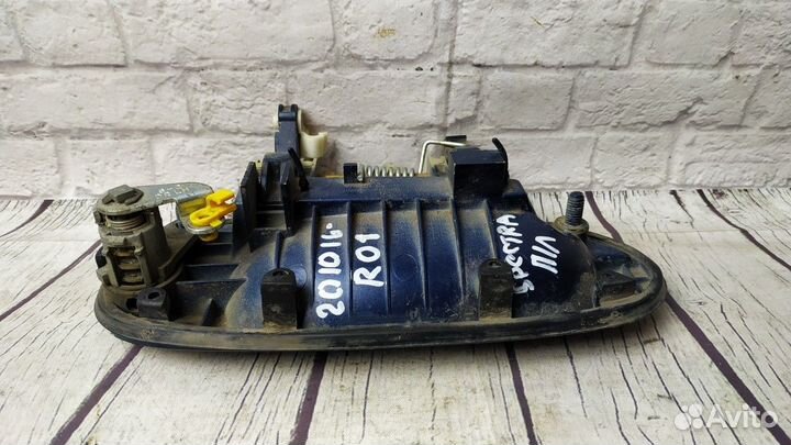 Ручка двери передняя левая Spectra 2001-2011