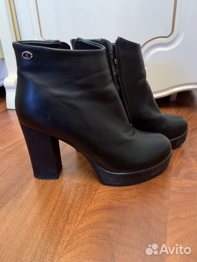 Сапоги женские, туфли