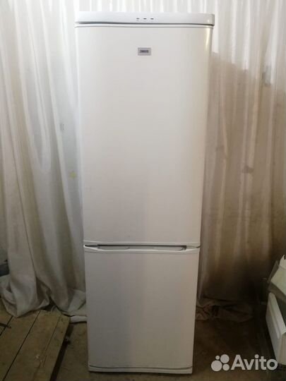 Холодильник zanussi