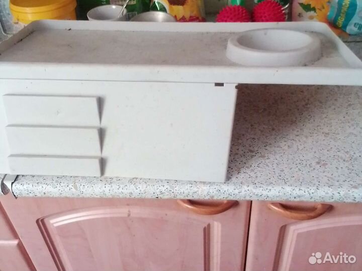 Домик для кролика, блюдце под поилку с площадкой