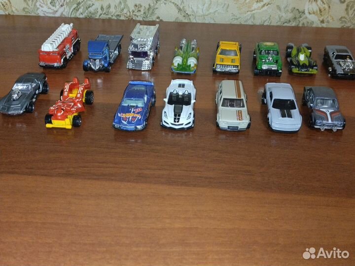 Hot wheels машинки