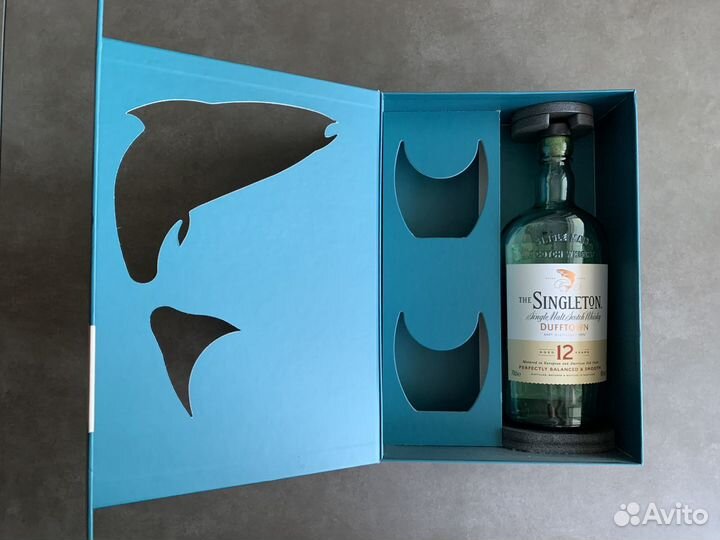 Бутылка и коробка из под виски Singleton 12 лет