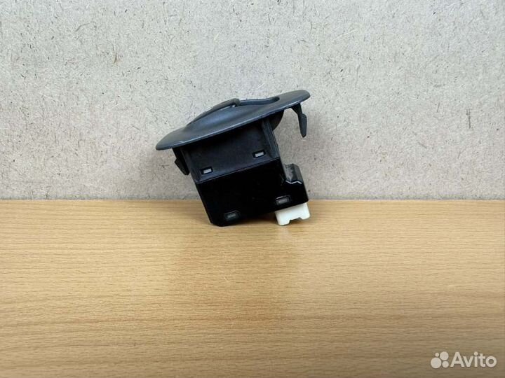 Кнопка стеклоподъемника задняя Hyundai Accent 2