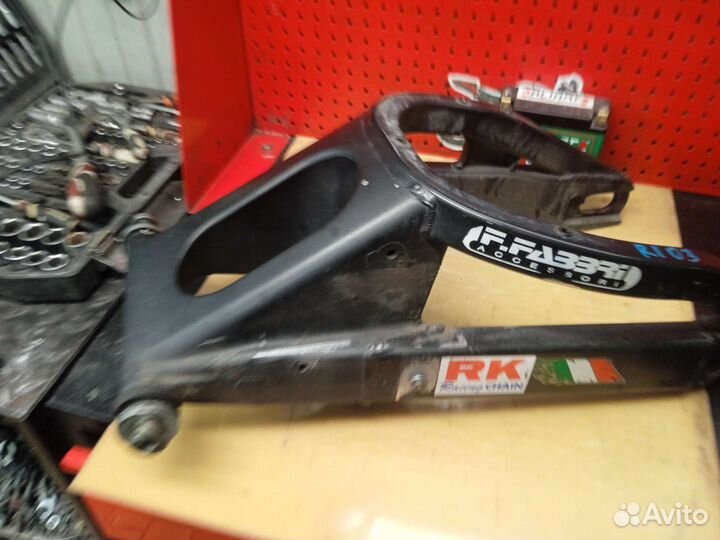 Yamaha R1 2002-2003. Маятник