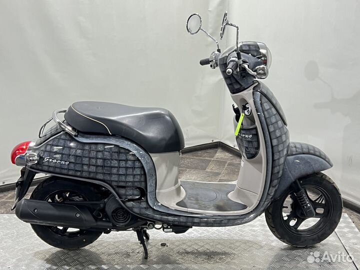 Скутер Honda Giorno