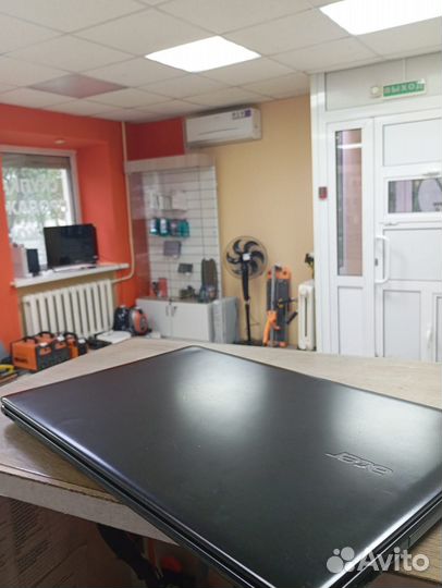 Ноутбук Acer Aspire E1
