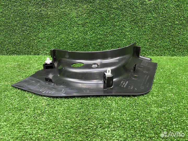 Пластик пола передний левый BMW G20