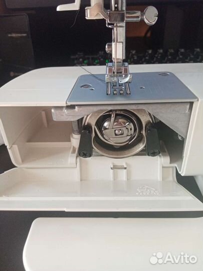 Швейная машина Micron