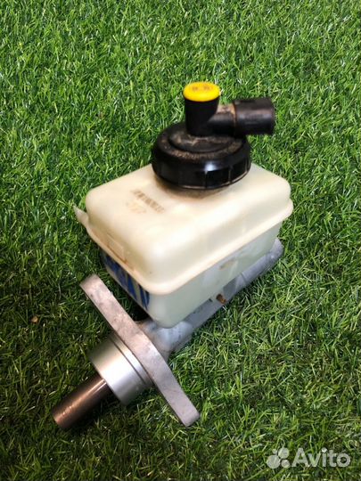 Главный тормозный цилиндр Renault Logan седан 1.6