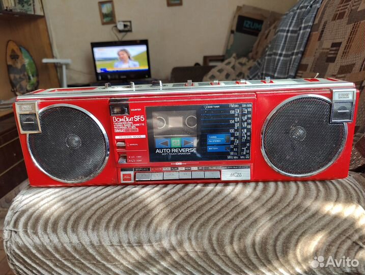 Магнитофон Toshiba RT-SF5 Bombeat RED