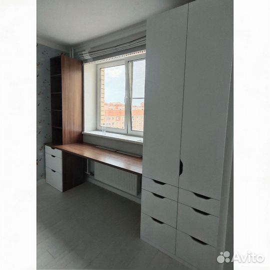 Детская зона у окна для двоих