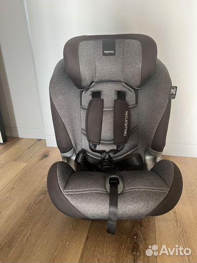 Inglesina newton автокресло