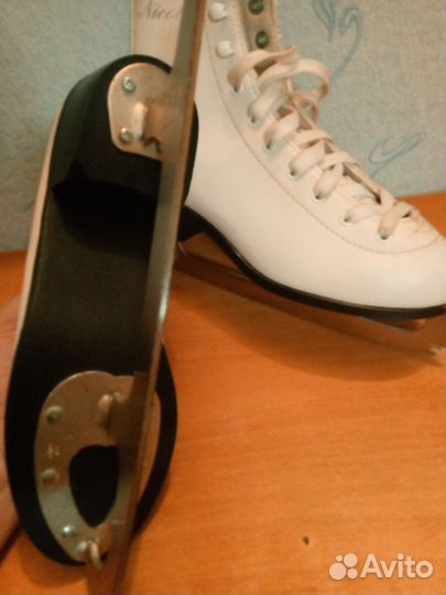 Коньки фигурные