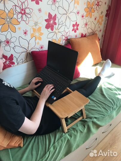 Компьютерный столик для ноутбука
