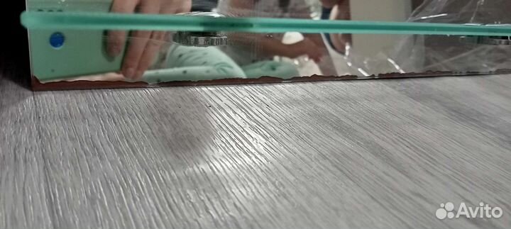 Зеркало в ванную с полочкой