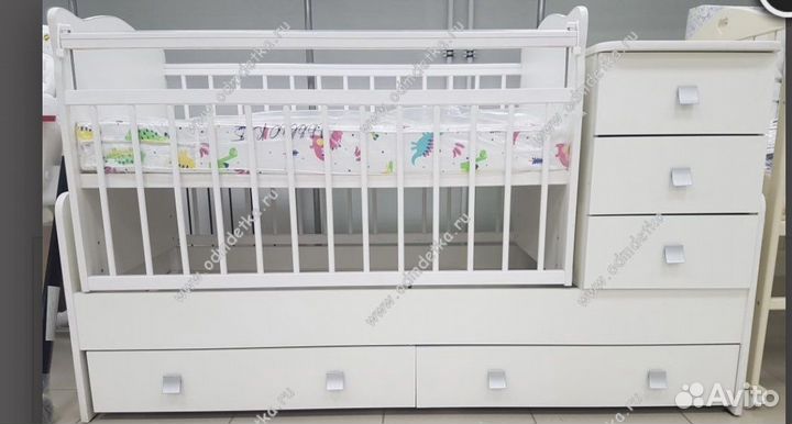 Детская кровать-трансформер с маятником и комодом