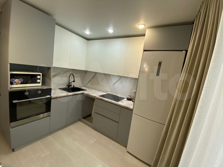 2-к. квартира, 61 м², 13/16 эт.