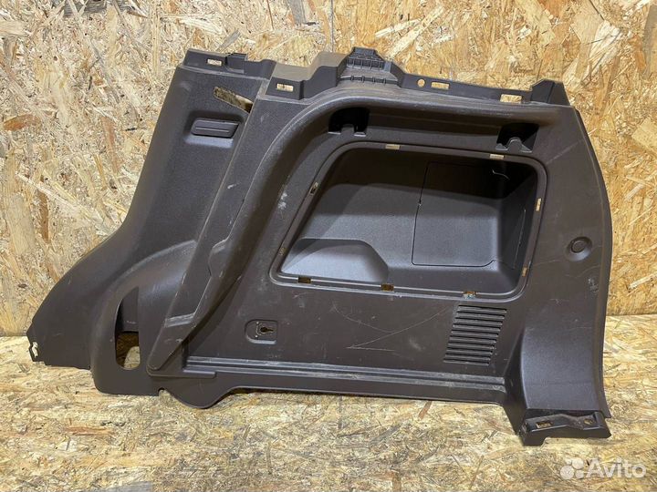 Обшивка отсека багажника правая нижняя Opel Mokka