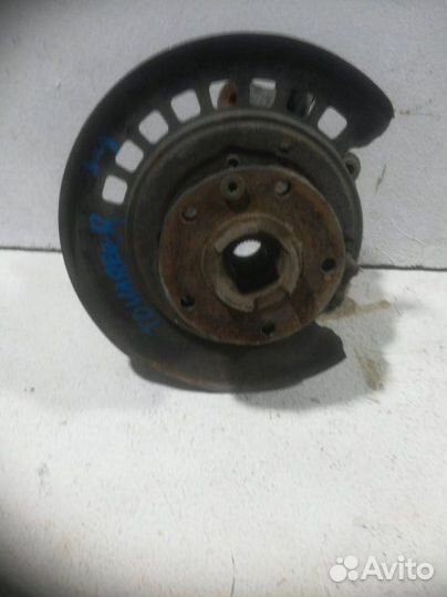 Кулак поворотный задний правый Volkswagen Touareg