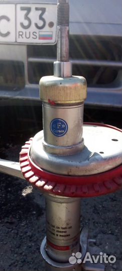 Стойки калина ss20 передние новые