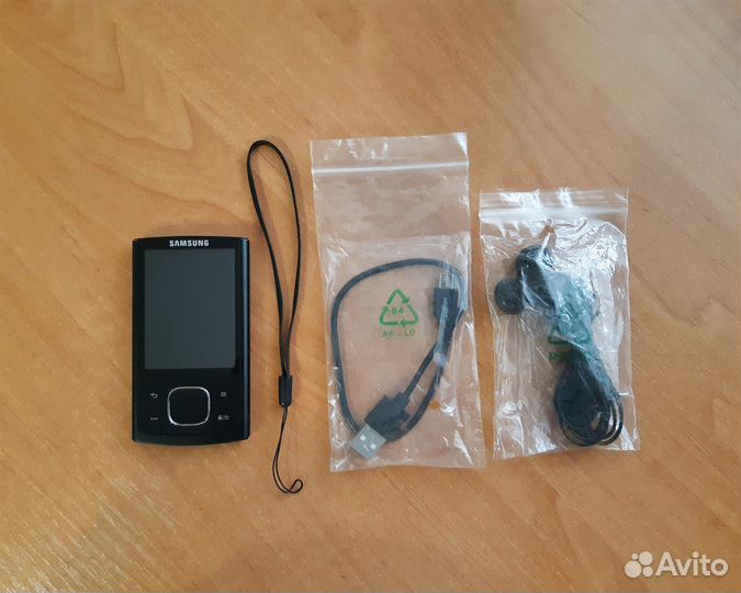 MP3-плеер Samsung YP-R0 (Black)