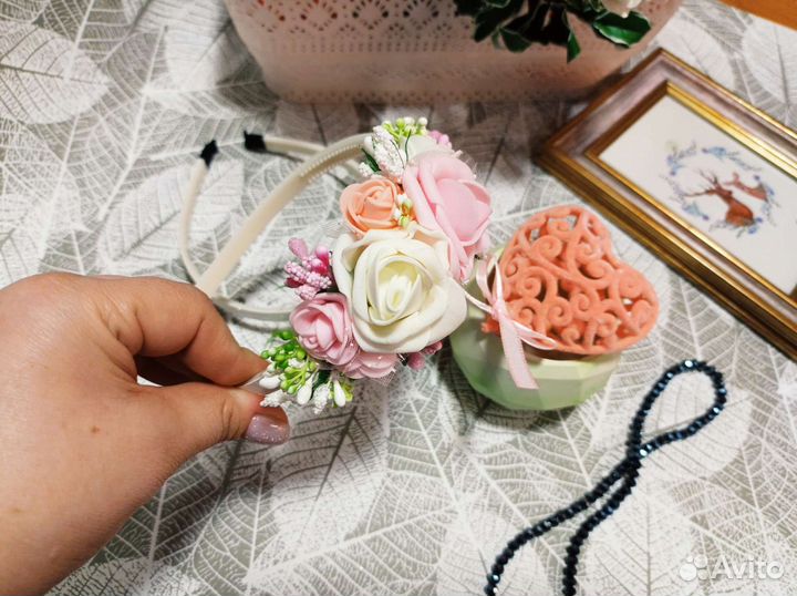 Ободки из цветов из роз