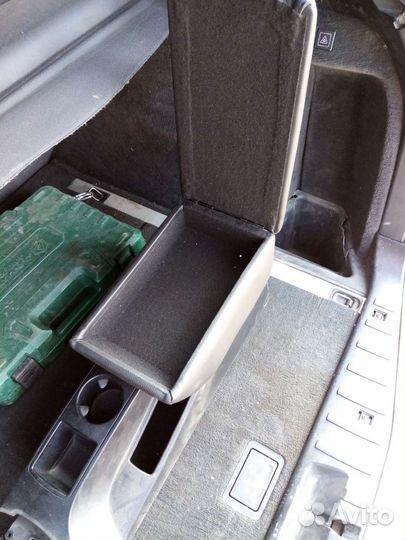 Подлокотник BMW E83