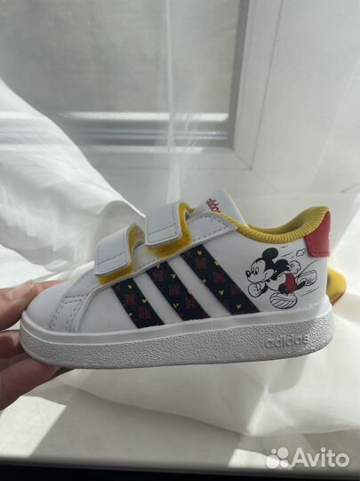 Кроссовки adidas 22 новые