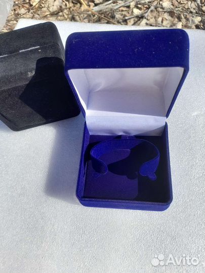 Подарочная коробка