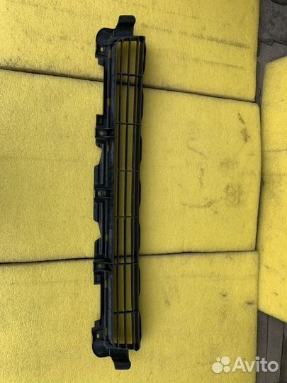 Продам решетку в бампер