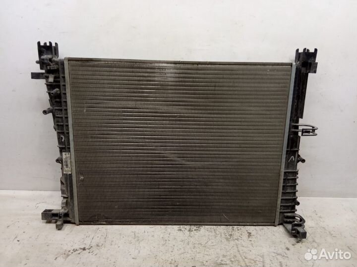Радиатор охлаждения Renault Logan 2 2014
