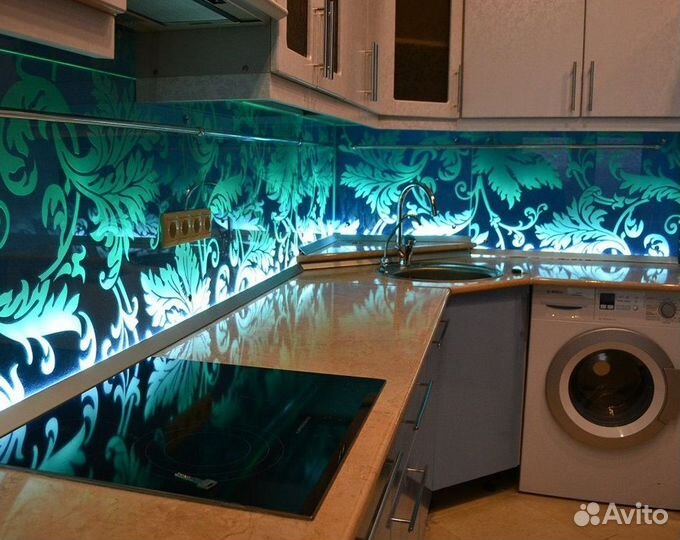 Кухонные фартуки скинали из стекла