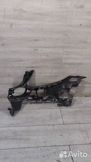 Кронштейн переднего бампера правый Mercedes E