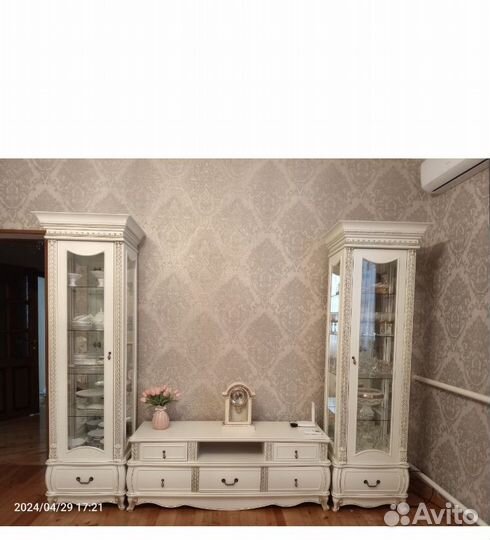 Продается спальный гарнитур,стулья, телевизионная