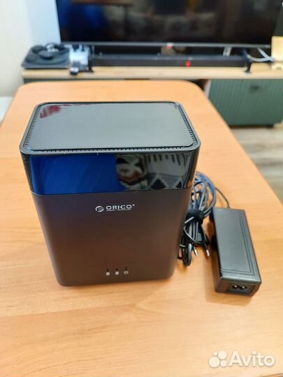 Док станция для жёстких дисков