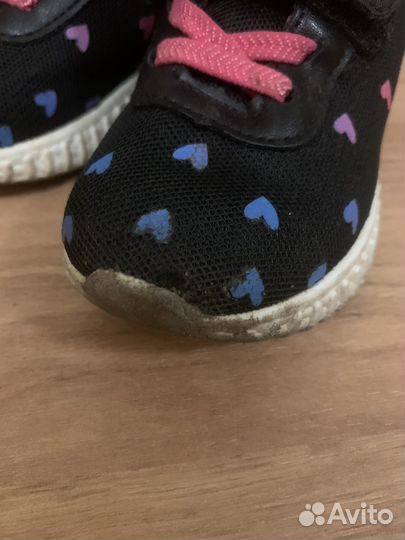 Кроссовки 22