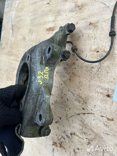 Кулак поворотный Nissan Teana J32 2008