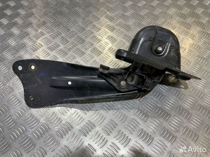 Рычаг подвески задний левый Skoda Octavia A5